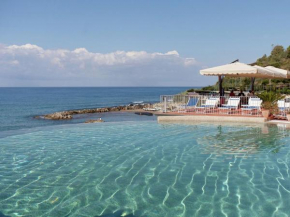 Caravan in Caprioli di Pisciotta with com pool